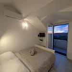 Karantanovi Dvori *