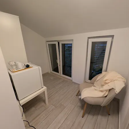 Karantanovi Dvori Daire *