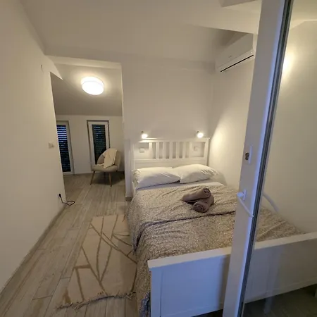 Daire Karantanovi Dvori *