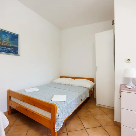 Karantanovi Dvori Daire *