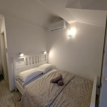 Karantanovi Dvori Apartment Murter