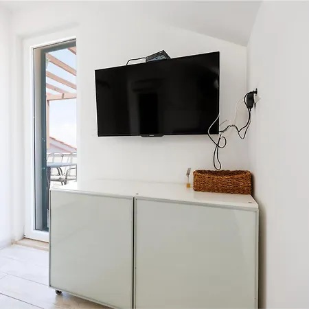 Daire Karantanovi Dvori