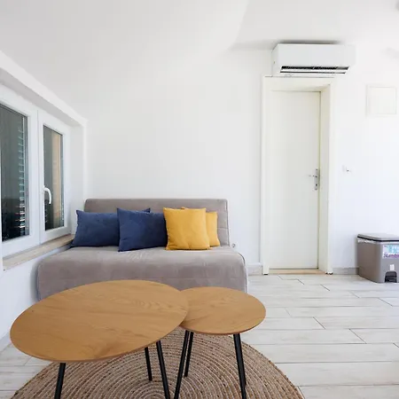 Karantanovi Dvori Daire Murter