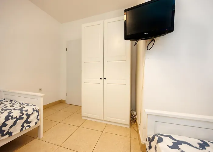 Karantanovi Dvori Apartman Murter