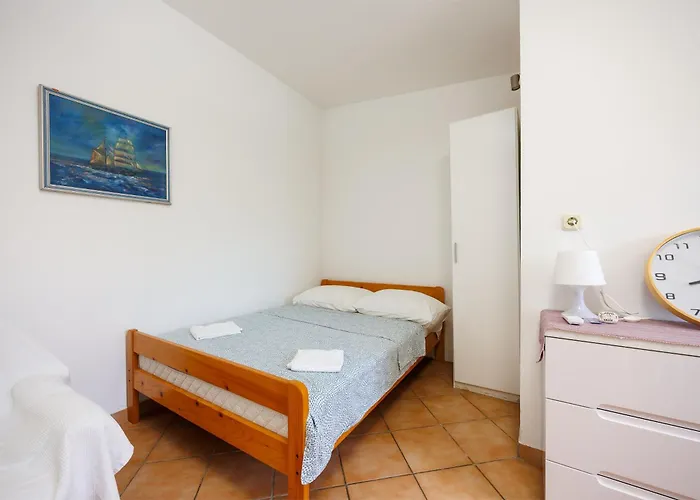 Karantanovi Dvori Apartman *