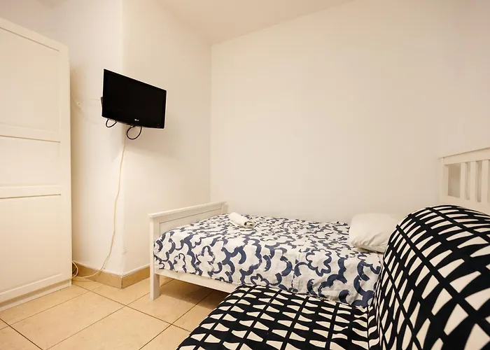 Karantanovi Dvori * Murter