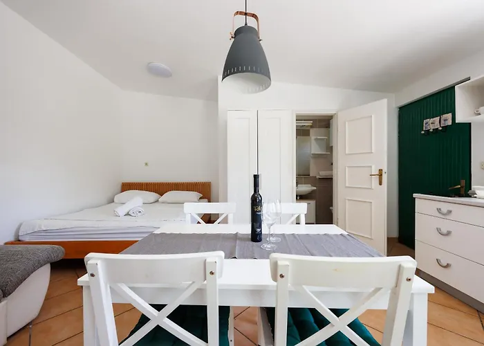 Apartman Karantanovi Dvori