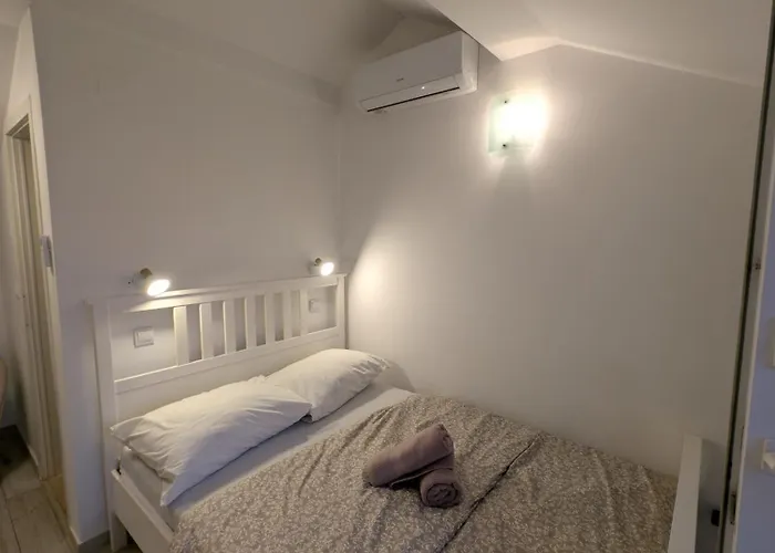 Karantanovi Dvori Apartman Murter
