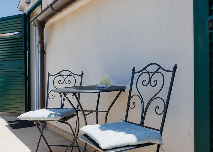 Apartman Karantanovi Dvori *