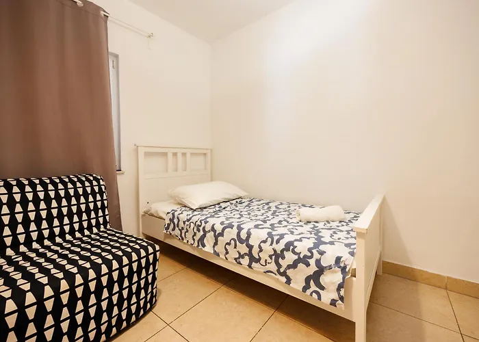 Karantanovi Dvori Apartman Murter